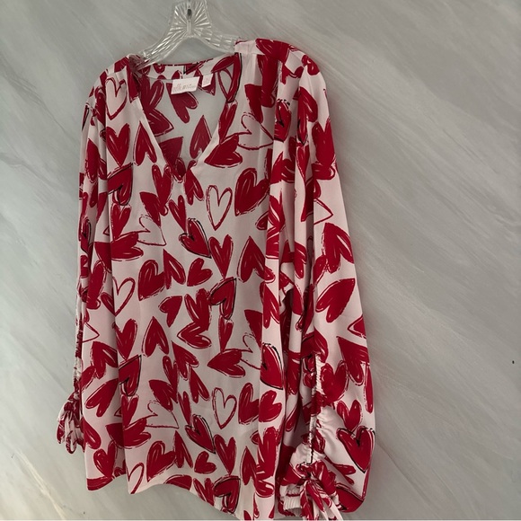 Belle by Kim Gravel White/Red Hearts on Fire V-Neck Ruched Tie Sleeve Blouse - Picture 9 of 13